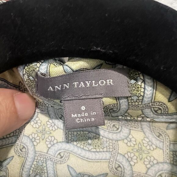 ann taylor Light green Geometrical silk blouse Sz 8 - Picture 2 of 7